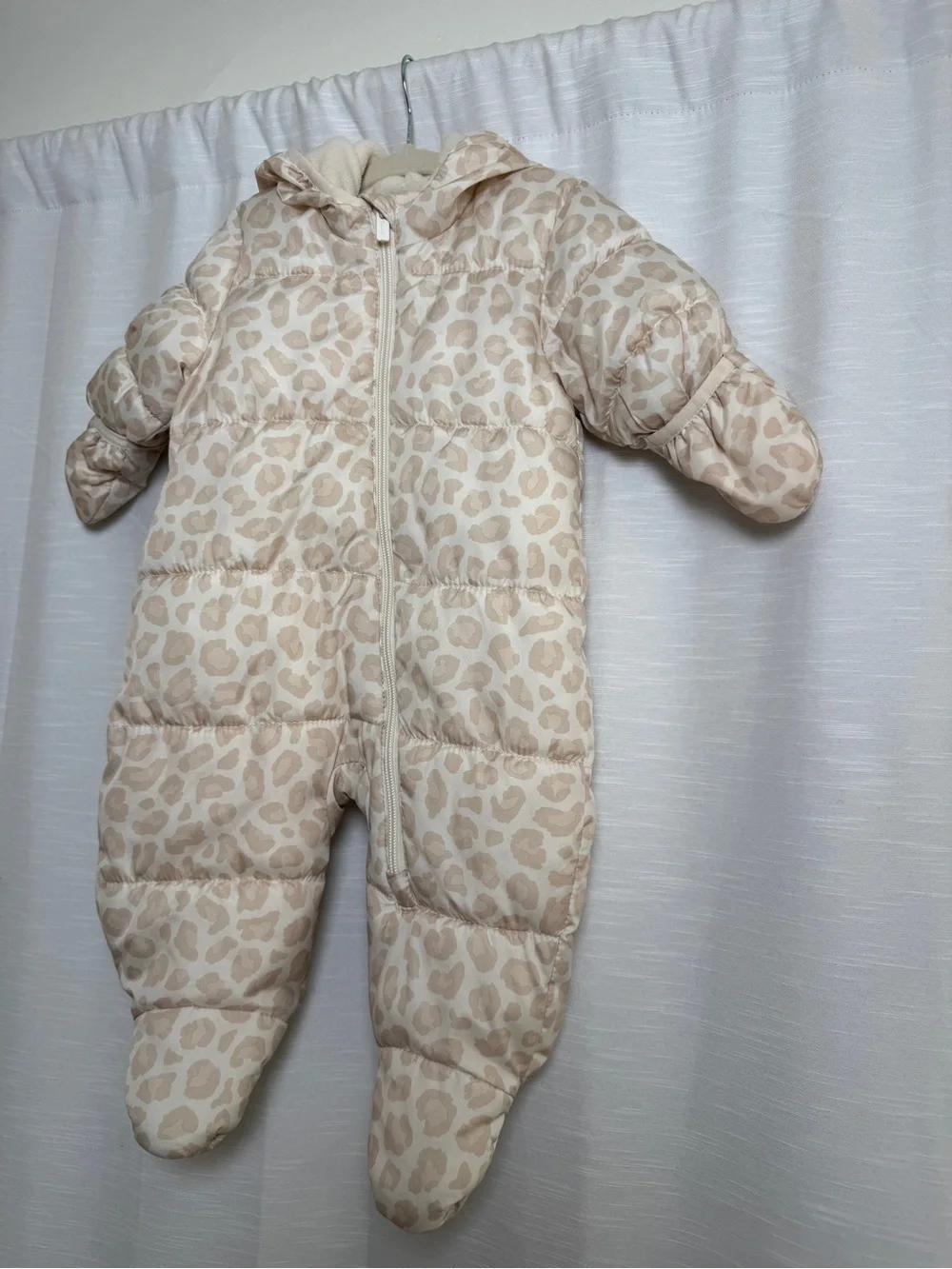 Old Navy Baby Snowsuit Bunting Beige Leopard Print Hooded Winter One Piece 3-6M